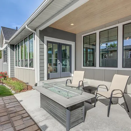 Red Lodge Home With Private Hot Tub And Fire Pit!